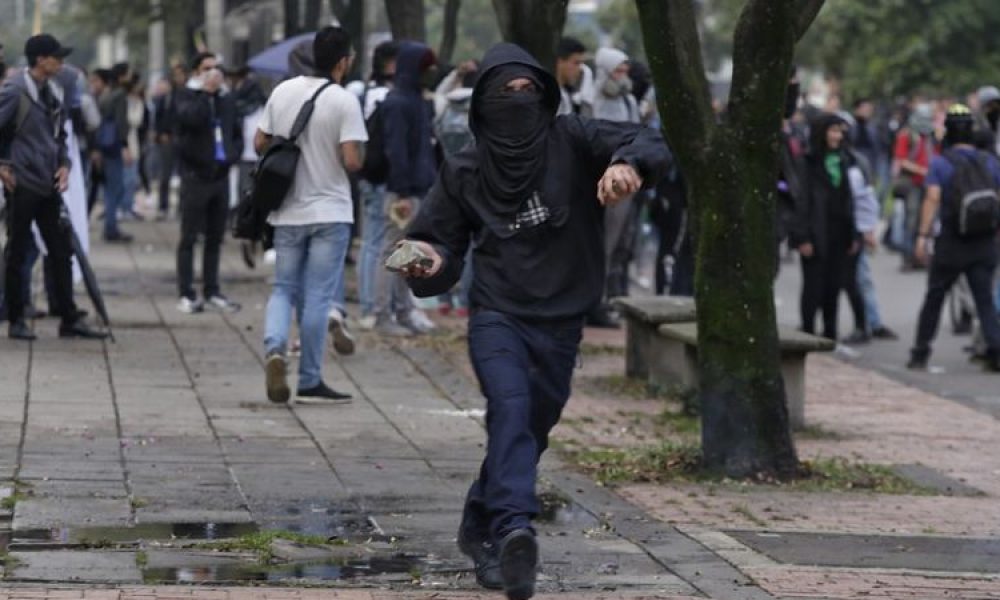 Jóvenes siguen siendo reclutados por terroristas